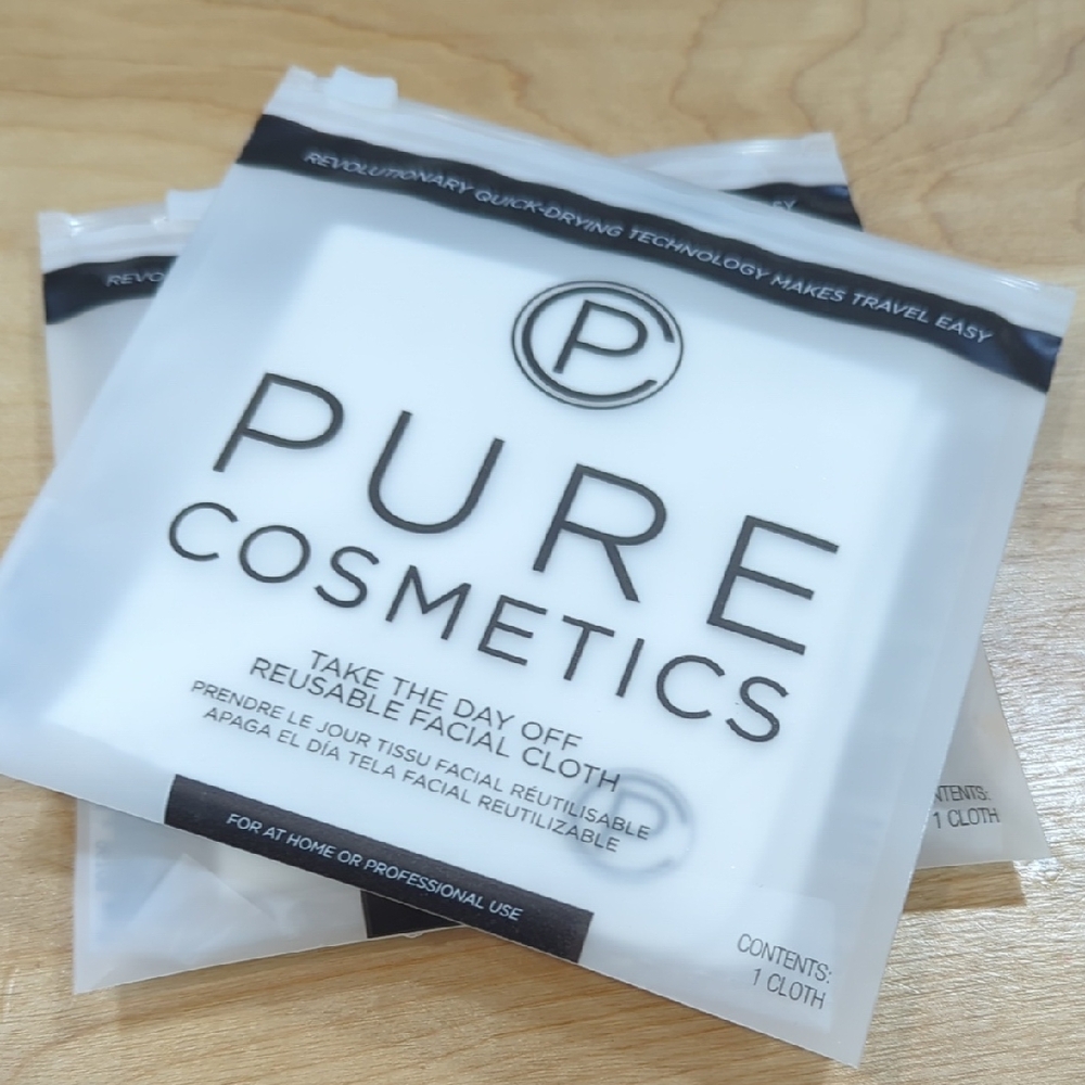 PLUME COSMETICS Reusable Facial Cloth - White